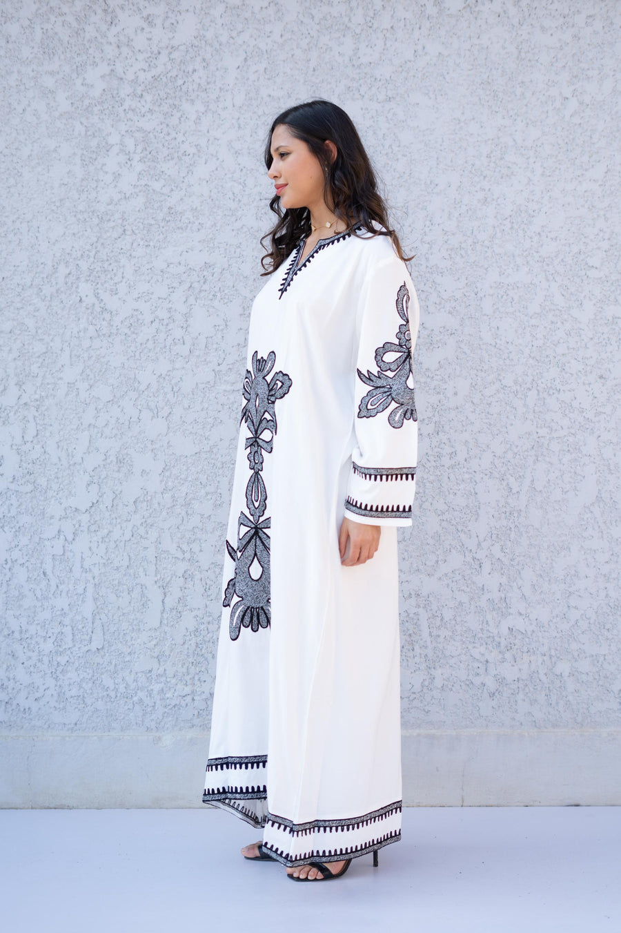 Luxurious Angelic white embroidered caftan, linen summer caftan, chic caftan, Summer Kaftan, Caftans for women, caftans for women