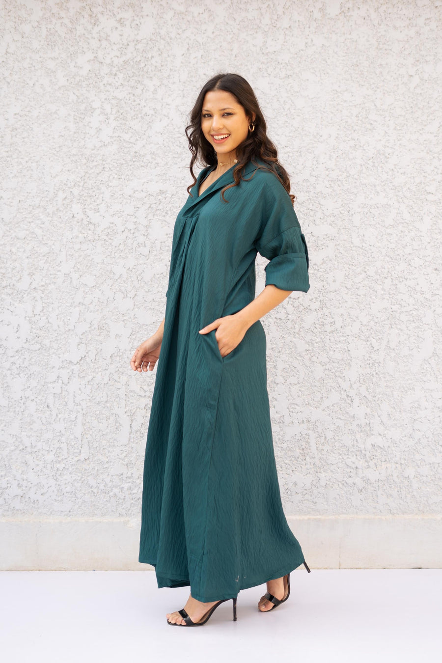 Green Linen hooded caftan maxi dress with pockets, chic Linen caftans for women, Kaftan dress, Caftans for women, caftans